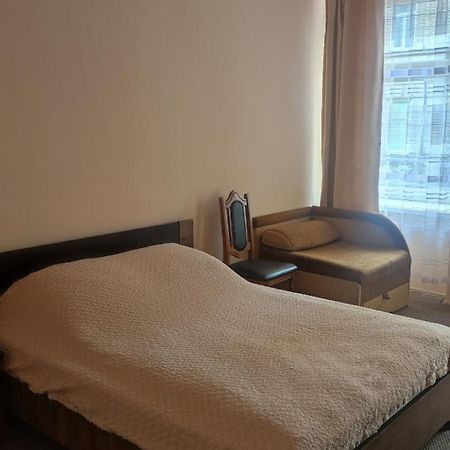 Apartment On Sheptytskyh 27 Λβιβ Εξωτερικό φωτογραφία