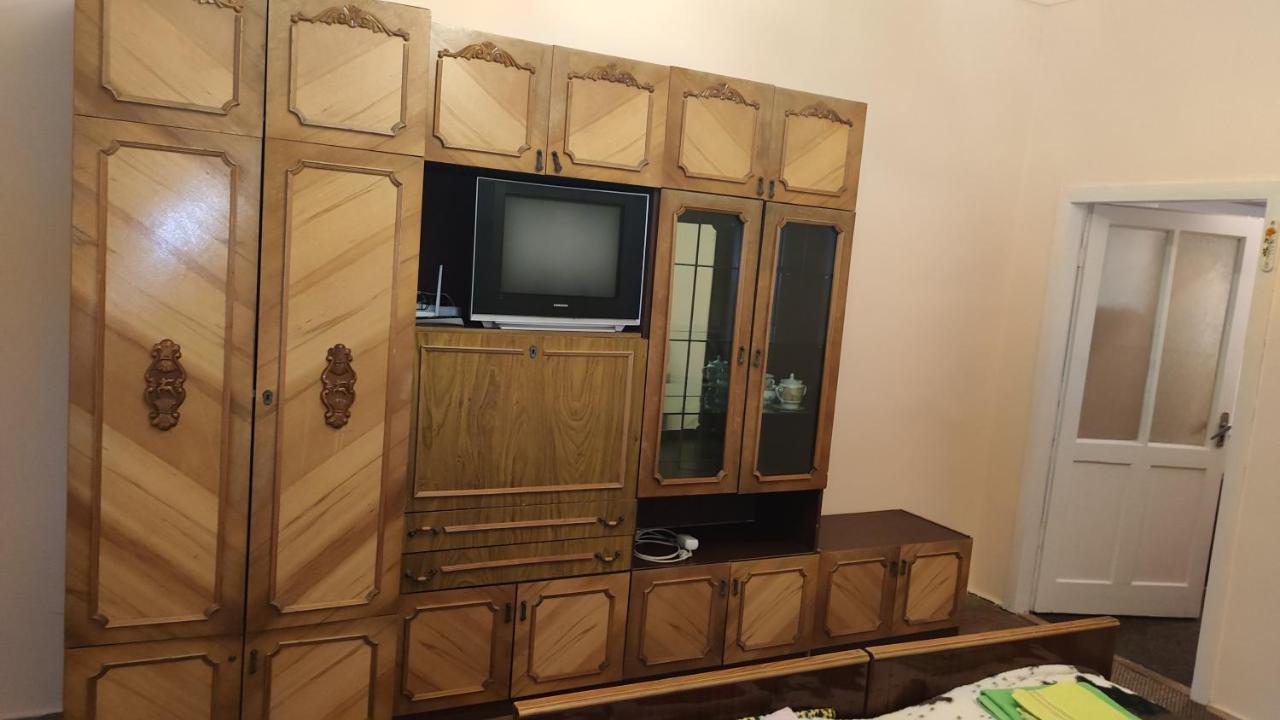 Apartment On Sheptytskyh 27 Λβιβ Εξωτερικό φωτογραφία