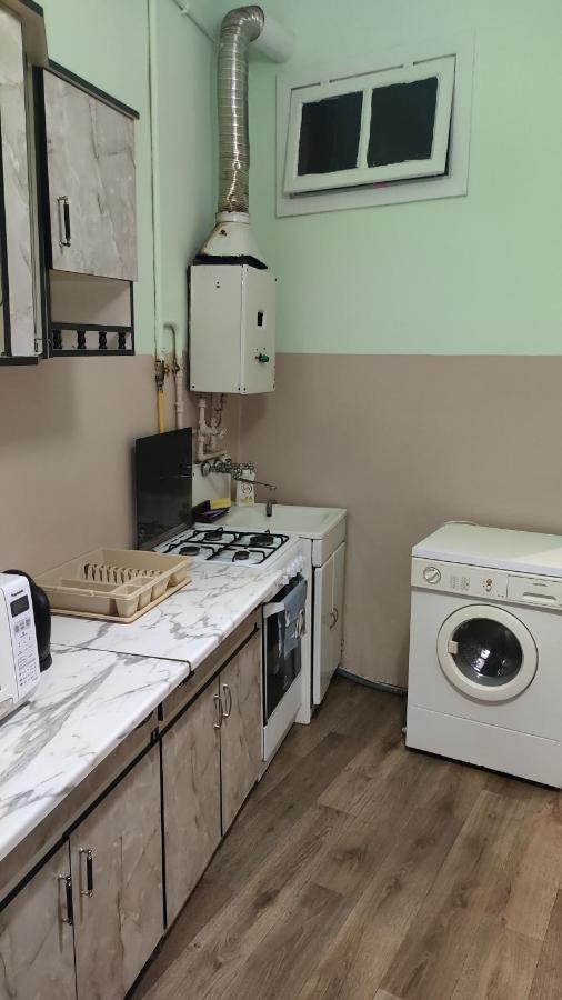 Apartment On Sheptytskyh 27 Λβιβ Εξωτερικό φωτογραφία